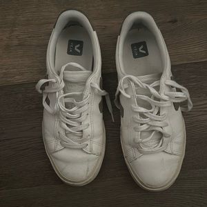 Veja Olive Green shoes men size 9